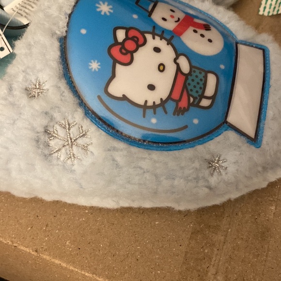 Hello kitty Christmas Slipper - Picture 4 of 6